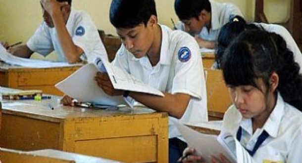 Siswa di  Garut  Mengeluh Saat UNBK Listrik Mati  