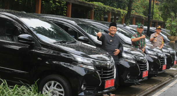 Pemkot Bandung Beri 10 Unit Mobil Kepada TNI-Polri
