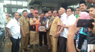 DPRD Jabar Serahkan Bantuan ke Korban Banjir Bandang Bogor