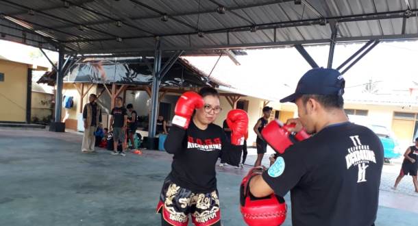 Berat Badan Turun Drastis, Daniar PiIih Muay Thai untuk Olahraga Kebugaran