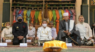 Ridwan Kamil Hadiri Tahlilan 40 Hari Wafatnya Sultan Arief
