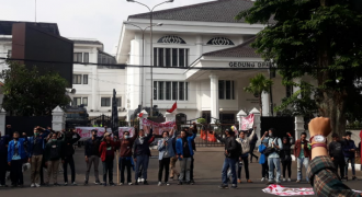 Poros Revolusi Mahasiswa Bandung kembali Gelar Demo Tolak Uu Cipta Kerja