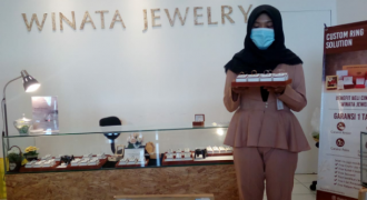 Lovember Edition Hiasi Re-Opening Winata Jewelry di Bandung