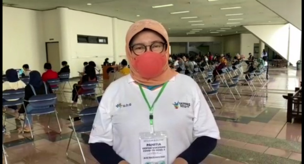 Hari Kedua Vaksinasi Covid-19 Dosis Dua di Sabuga Bandung Diikuti Ribuan Nakes