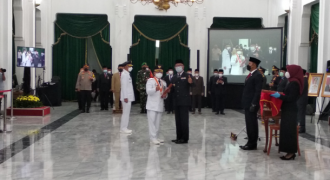 Lantik Bupati dan Wakil Bupati Cianjur, Ridwan Kamil Minta Cianjur Selatan Jangan Dianaktirikan