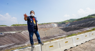Yana Sebut Truk Sampah Milik Pemkot Bandung Tidak Memungkinkan ke TPPAS Legok Nangka