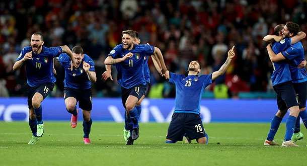 Italia Tembus Final Seusai Menang Adu Penalti atas Spanyol