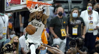 Menangkan Gim 5, Bucks Selangkah Lagi Juara NBA 2021