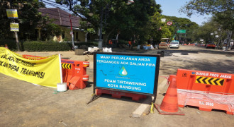 Perbaikan Pipa PDAM yang Pecah di Jalan RE Martadinata Kota Bandung Hampir Rampung