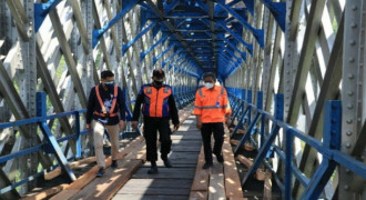 Rawan Ambruk, Kendaraan Roda 4 Tidak Boleh Lalui Jembatan Cirahong
