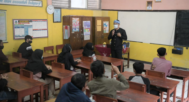 Gubernur Ridwan Kamil Edukasi 20 Remaja Terpapar Paham NII