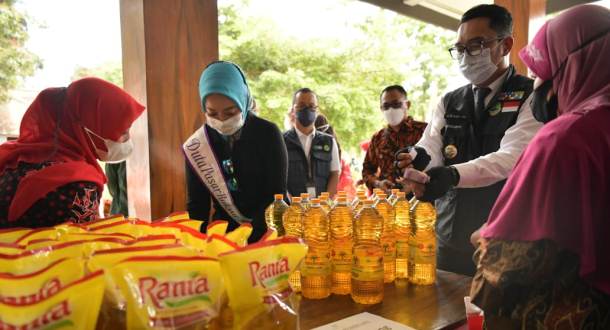 Pemprov Didistribusikan 30 Juta Liter Minyak Goreng Bantuna Pusat ke 27 Kabupaten/Kota