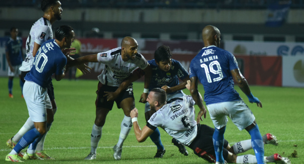 Gol Tendangan Bebas David da Silva Selamatkan Persib dari Kekalahan