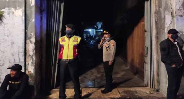 Polisi Hadapi Kendala Dalam Ungkap Temuan TNT, Peluru, dan AK47 di Asia Afrika, Bandung 