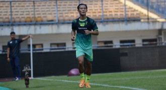 Henhen Herdiana Siap Perkuat Persib hadapi Bali United