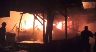 Puluhan Kios Pasar Lettu Bakri, Kota Sukabumi Hangus Terbakar