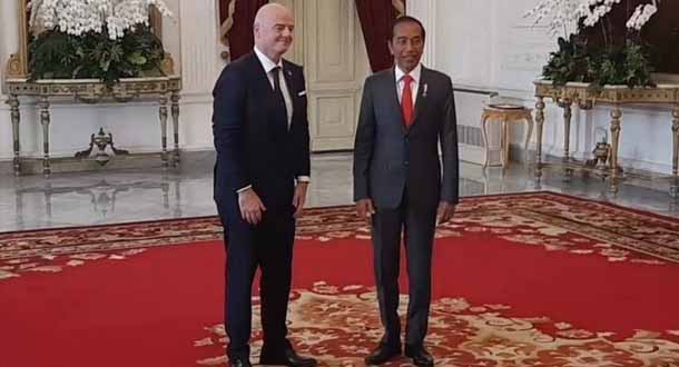 Presiden FIFA Gianni Infantino Disambut Jokowi di Istana Merdeka