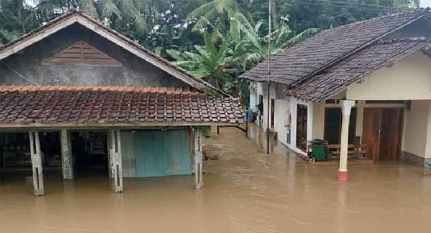 Akibat Diguyur Hujan Deras, Banjir Kepung Pangandaran 