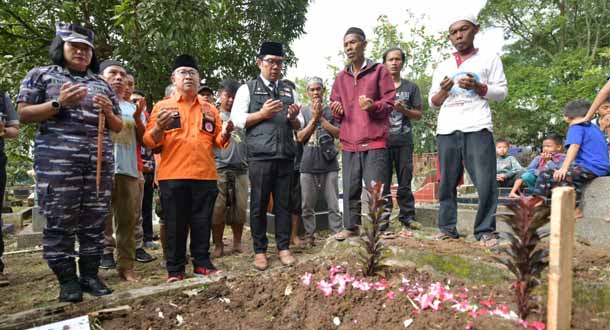 Pemakaman Balita Korban Gempa Cianjur, Alinda Dihadiri Ridwan Kamil