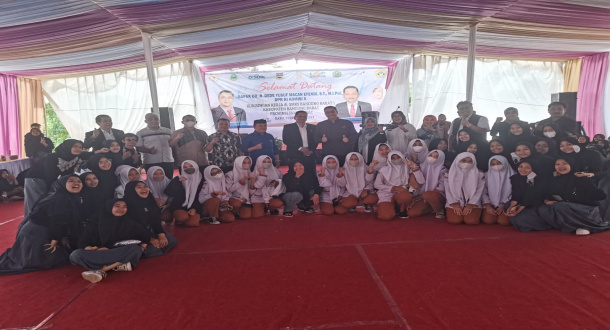 Dede Yusuf Beri Bantuan Dana Aspirasi Center of Excellence ke SMK Bandung Barat