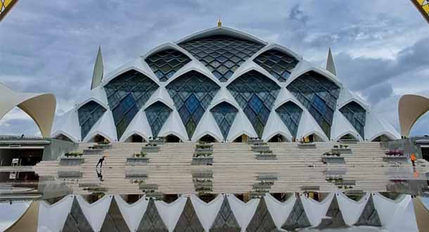 Masjid Raya Al Jabbar Ditutup Sementara Selama 2 Pekan 