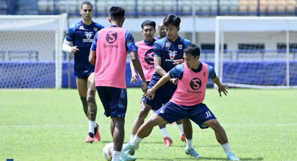 Klok, Dado, dan Sato Siap Dimainkan lawan Arema FC