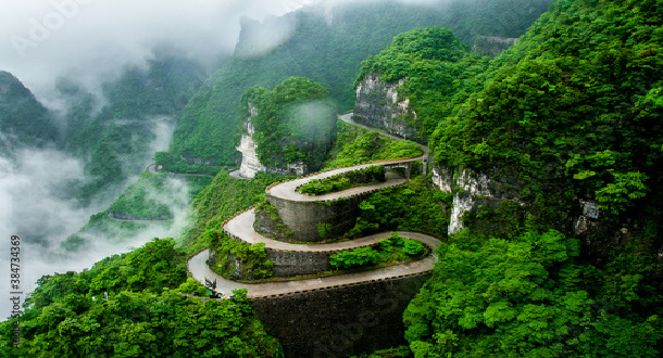 Gunung Tianmen Destinasi Menantang & Uji Adrenalin