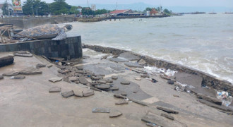 80 KK Diungsikan Imbas Banjir Rob di Palabuhanratu