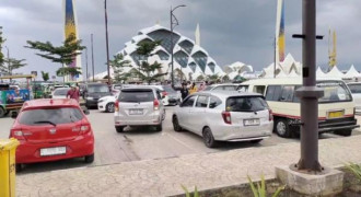 Parkir di Masjid Raya Al Jabbar Sementara Gratis