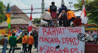 Mahasiswa Tuding DPRD Kota Bekasi Sarang Korupsi