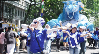 Kesbangpol Juara Pawai Kendaraan Hias kategori OPD