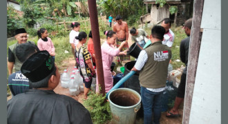 LAZISNU & PDAM Tirta Bhagasasi Berikan Bantuan Air