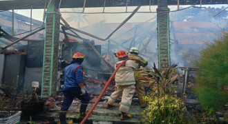 Api di Pendopo Kecamatan Bekasi Selatan Padam