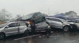 Kecelakaan di Tol KM 92,2, Sejumlah Mobil Ringsek 