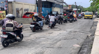 Jalan Cingised Rusak Parah, Pemkot tak Merespons