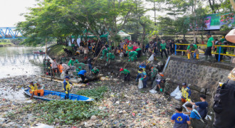 Supersol Gotong Royong Siaga Banjir di Musim Hujan