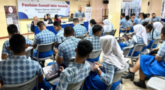 Billy Beri Pemahaman Psikologi di SMA Presiden 