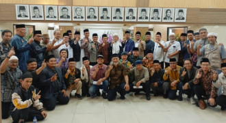 Ulama & Tokoh Jabar Beri Pepeling untuk Dedi-Erwan