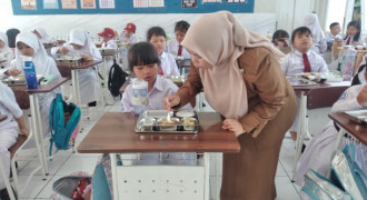 Siswa di Bandung Antusias Sambut Makan Gizi Gratis