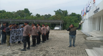 Mahasiswa Demo di KPU Bekasi, Ini Tuntutannya