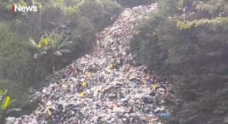 Tebing Area Lembang Berubah Jadi Gunungan Sampah 