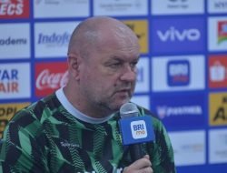 Pelatih Persib Minta Pemain Fokus dan Kerja Keras lawan PSS
