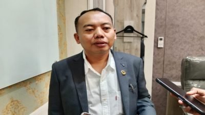 Ketua Komisi 1 DPRD Jabar, Rahmat Hidayat Djati berharap Gubernur Dedi Mulyadi tidak menekankan timbal balik politis atau pertimbangan orang dekat