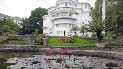 Proses pemilihan rektor Universitas Pendidikan Indonesia (UPI ) saat ini menuai sorotan tajam dilingkungan akademik dan kalangan mahasiswa.