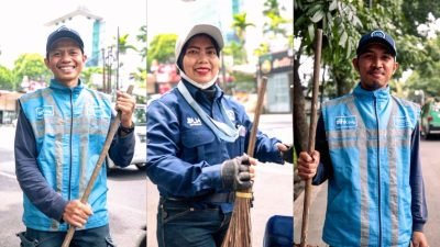 Saat fajar mulai menyingsing, Nurlaelasari sudah bersiap dengan sapu di tangan. Perempuan asal Cibeunying ini adalah salah satu petugas kebersihan Kota Bandung