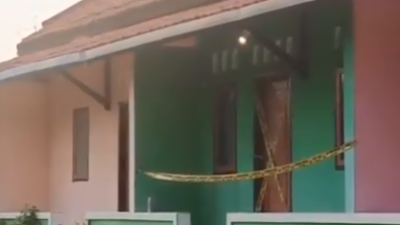Warga Pabuaran, Kelurahan Ciamis, Kecamatan Ciamis, Kabupaten Ciamis, Jawa Barat geger setelah sesosok mayat ditemukan di dalam kamar kos.