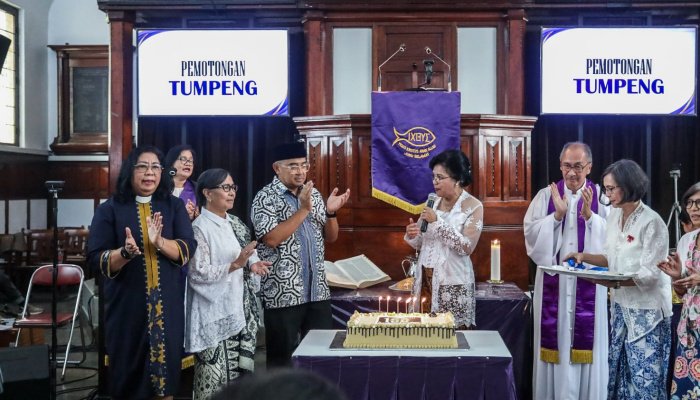 Wali Kota Bandung, Muhammad Farhan hadiri acara HUT ke-100 GPIB Bethel Bandung di Gereja Bethel, Minggu (6/4/2025).