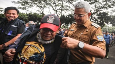 Pemkot Bandung kembali menggulirkan program Padat Karya sebagai langkah strategis untuk menanggulangi pengangguran terbuka.