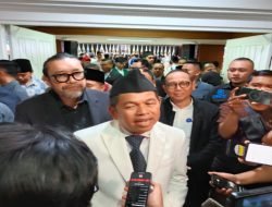 KDM Geram Oknum Bobotoh Rusak Stadion GBLA