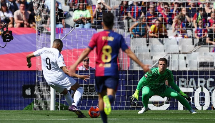 Barcelona selangkah lagi meraih trofi La Liga Spanyol, setelah pada laga Pekan 35 mengalahkan Real Madrid, Minggu (11/5/2025) malam. 